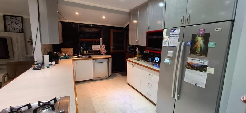 4 Bedroom Property for Sale in Bothasig Western Cape